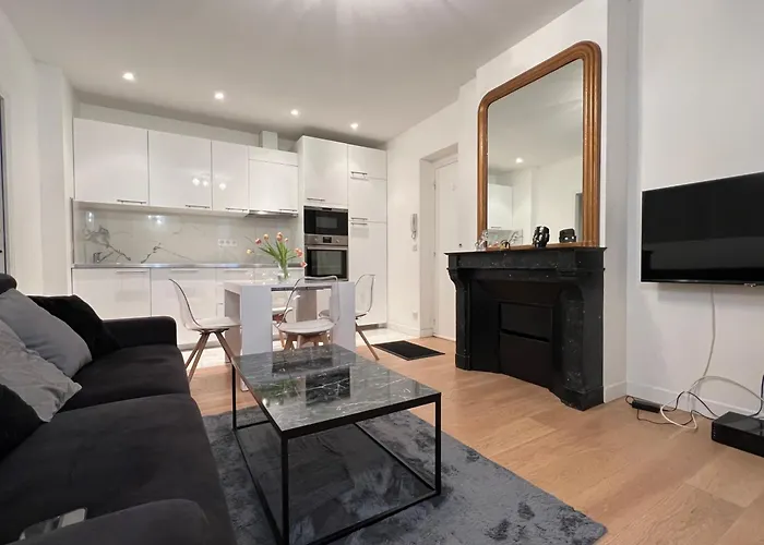 Luxury Appartment, Champs Elysees, Neuf !