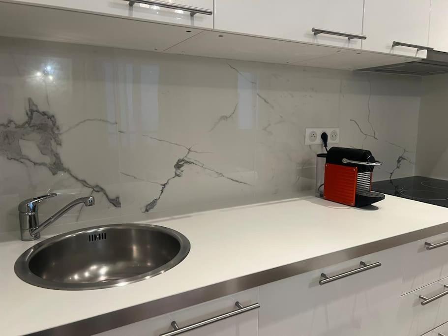 Luxury Appartment, Champs Elysees, Neuf ! Apartamento *