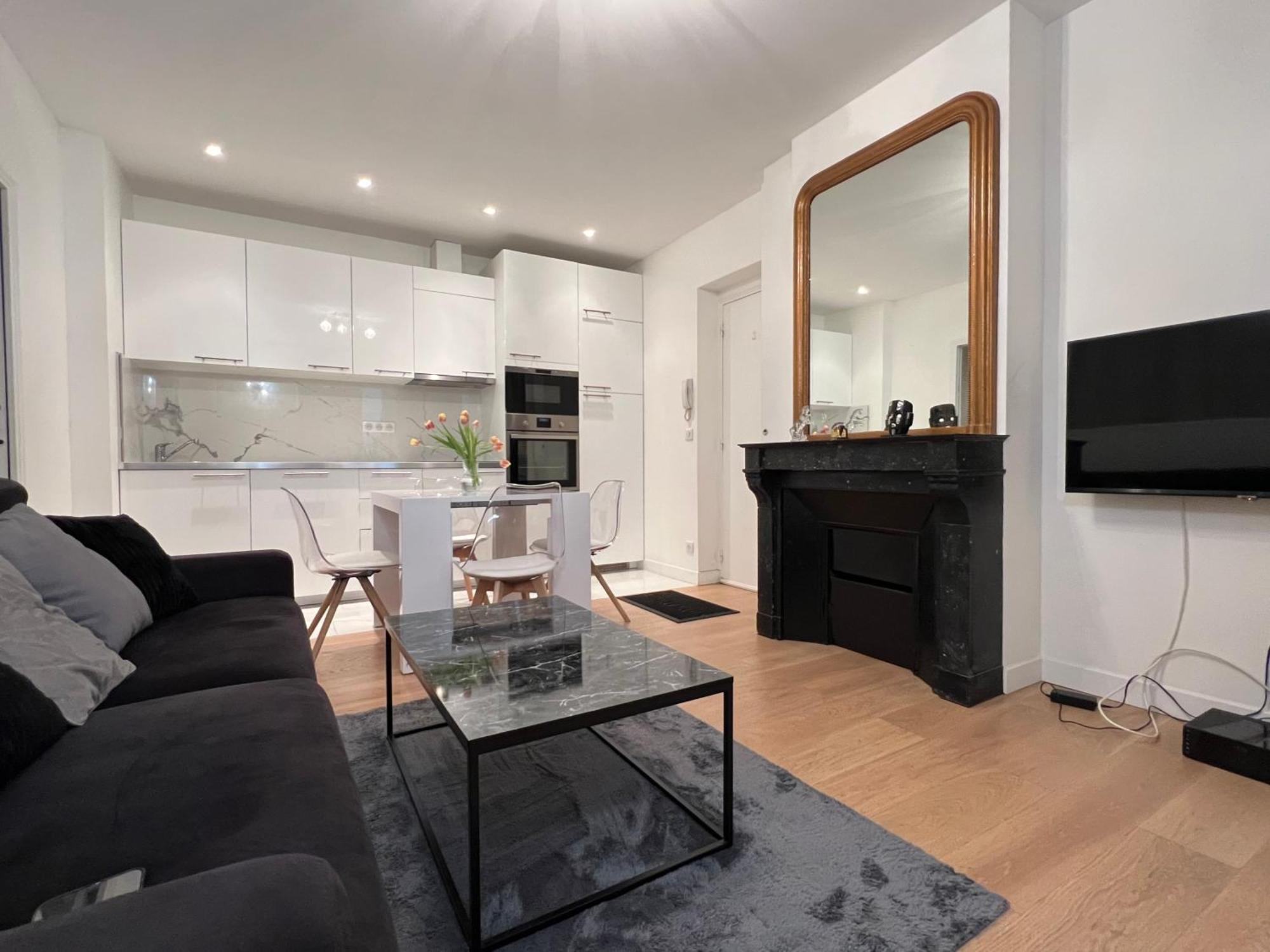 Luxury Appartment, Champs Elysees, Neuf ! Apartamento
